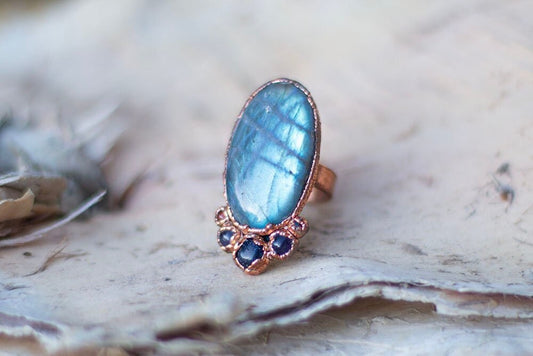 Fire labradorite ring with blue goldstone + amethyst  carnelian || handmade statement ring || chunky crystal ring || cinnamon dreams