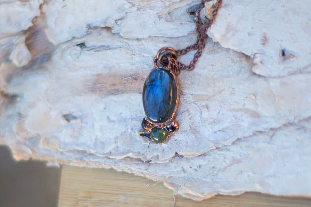 Baroque charm necklace with blue fire labradorite, double carnelian  and green onyx | handmade bohemian crystal necklaces | cinnamon dreams